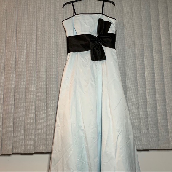 Nicole Miller Strapless Sash and Bow Gown - Picture 2 of 10